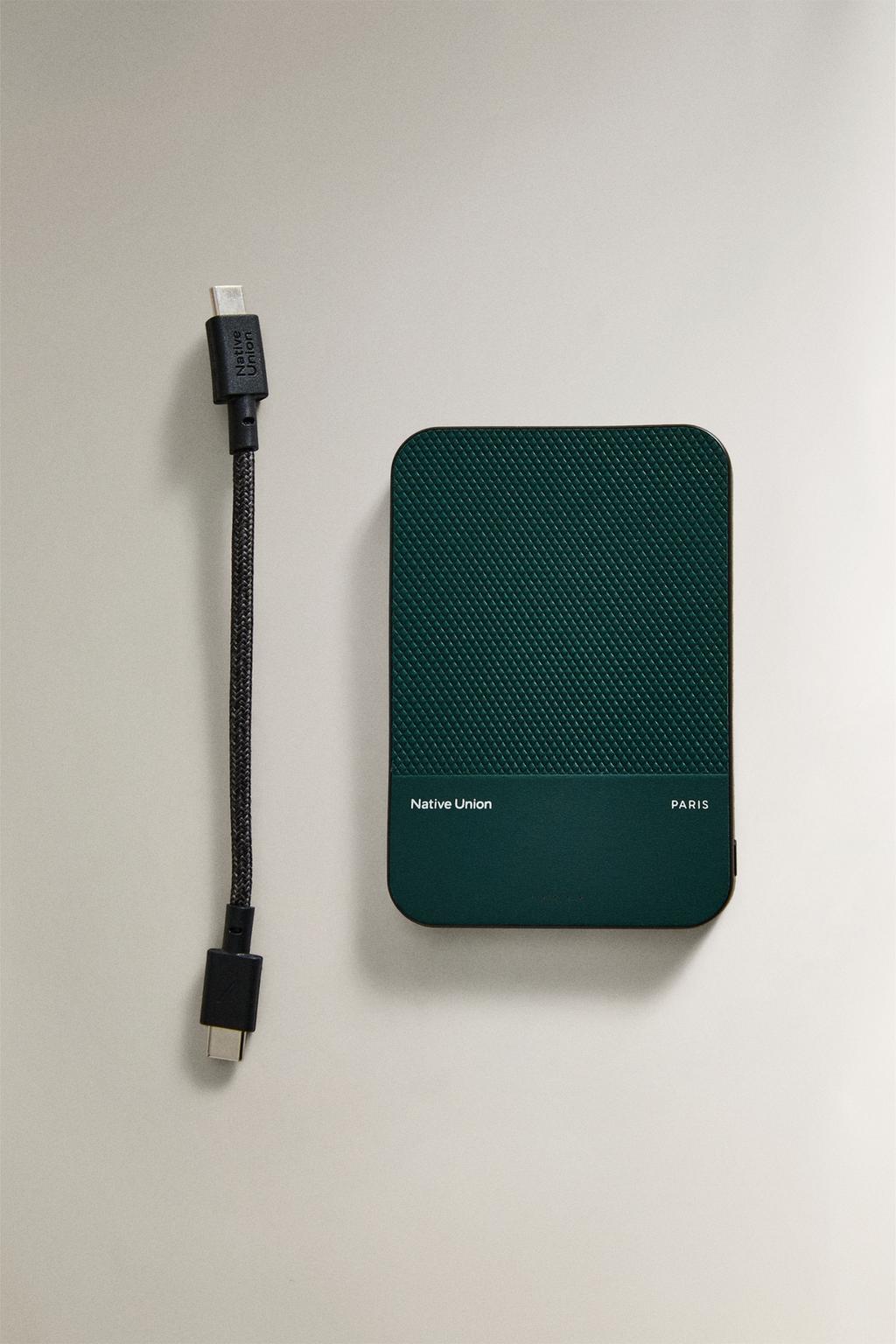 Портативное зарядное устройство native union