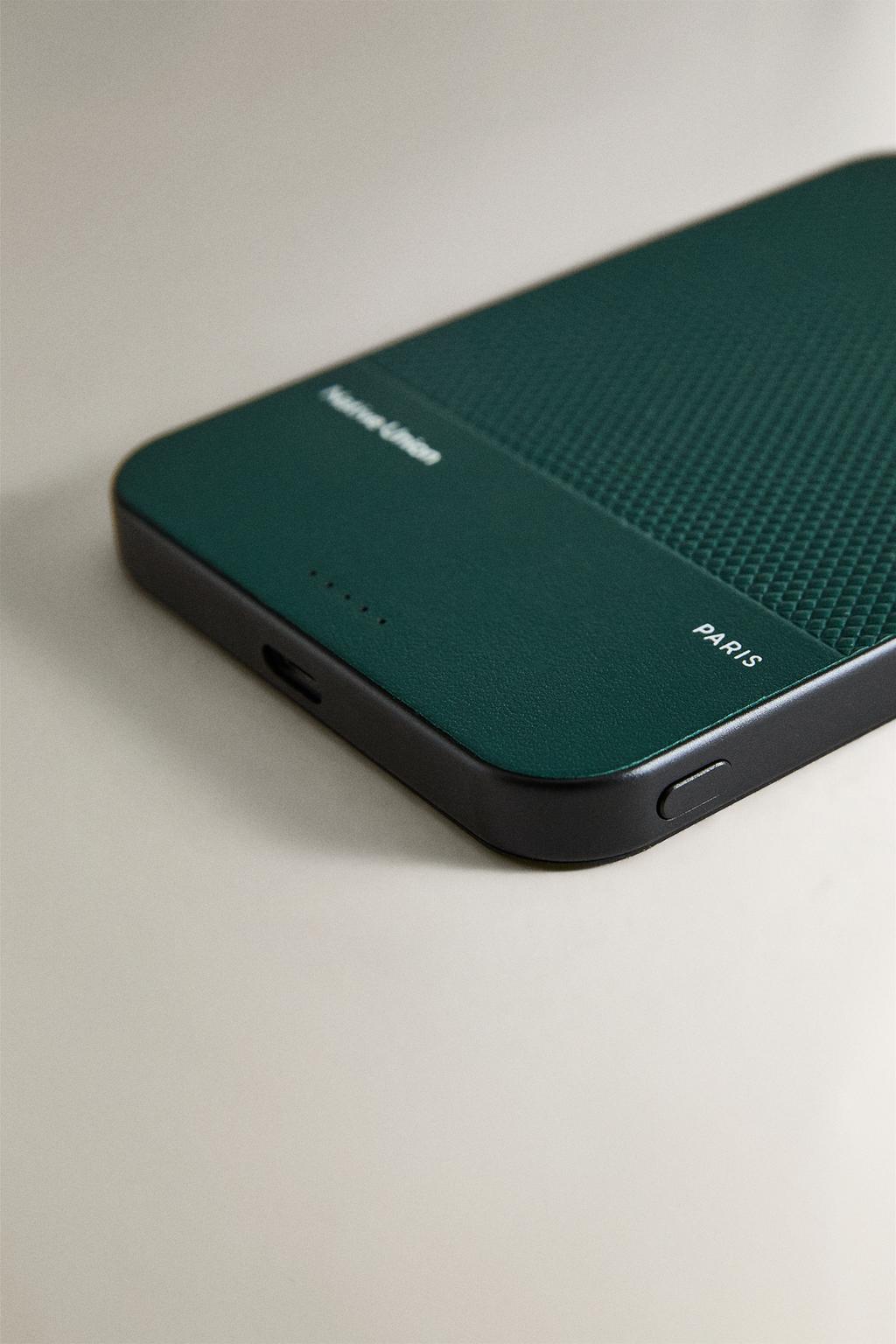 Портативное зарядное устройство native union