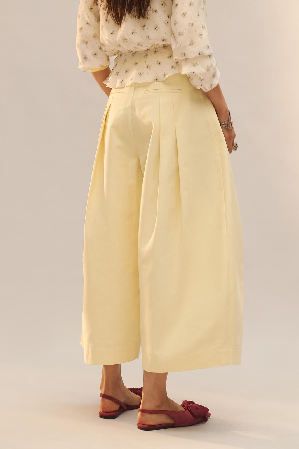 Широкие брюки с защипами из коллекции limited edition