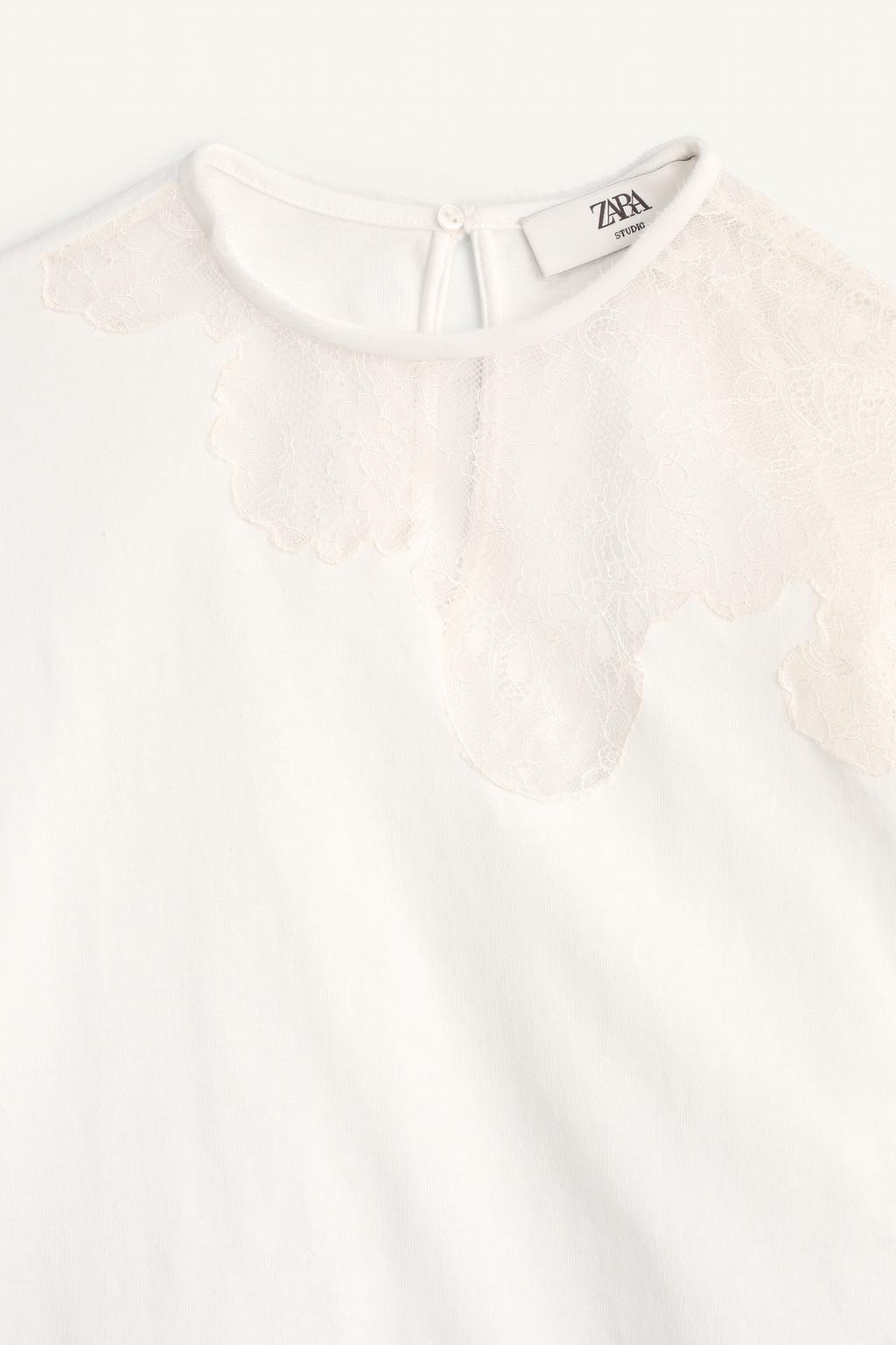 Футболка limited edition с асимметричным кружевом