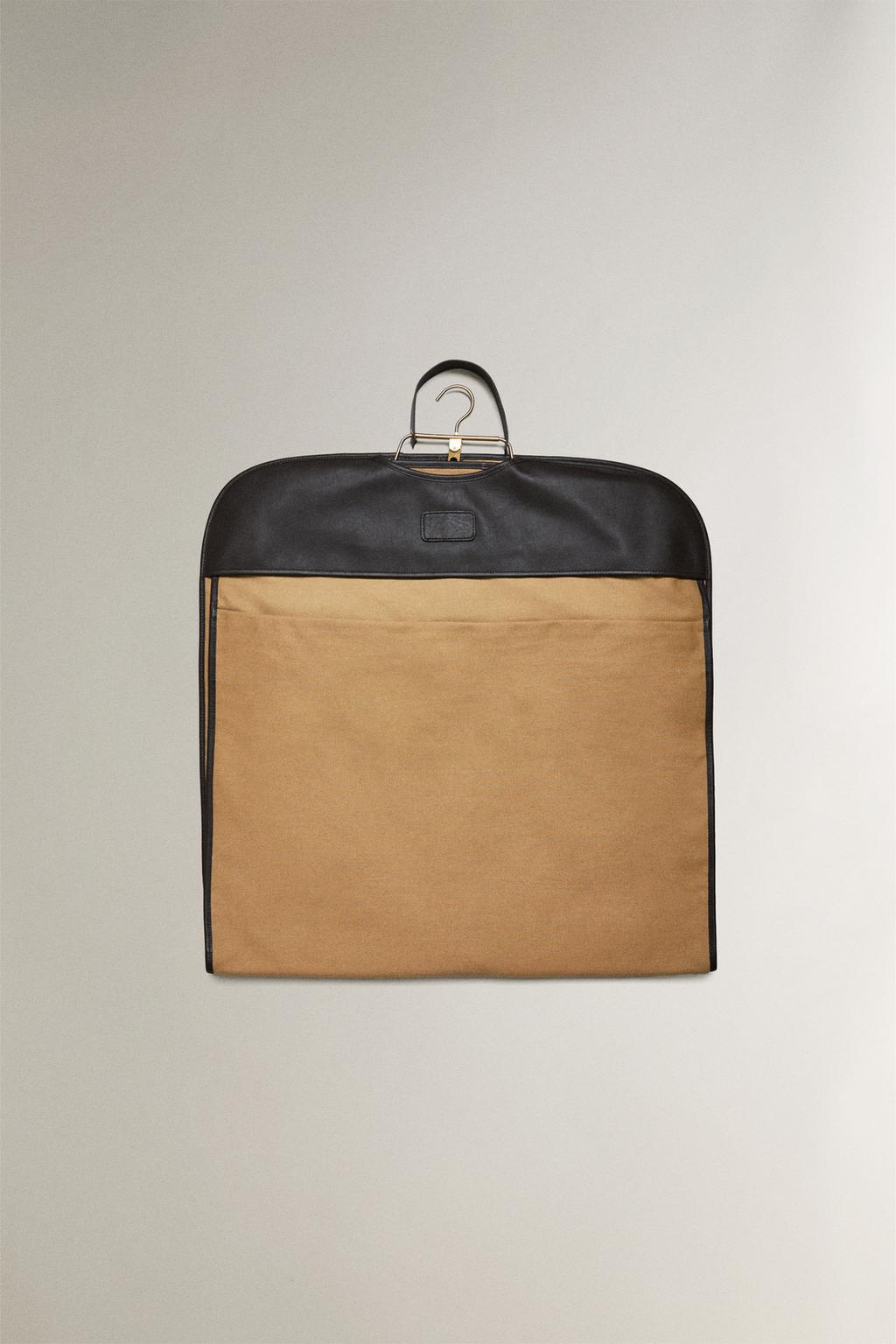 Сумка для костюма из кожи