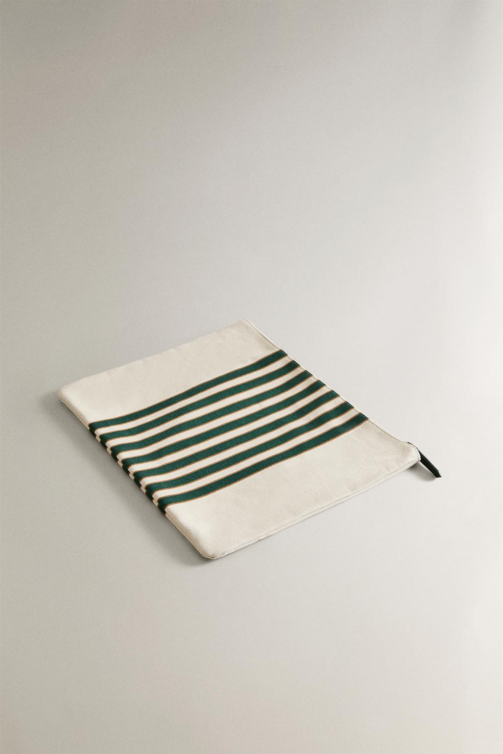 Сумка для путешествий в полоску