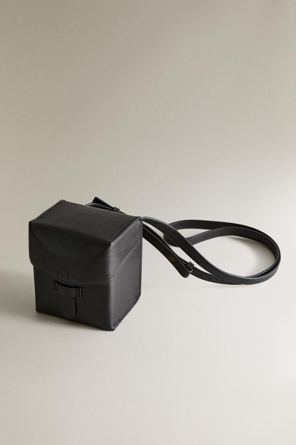 Кожанный чехол для мгновенной камеры lomography