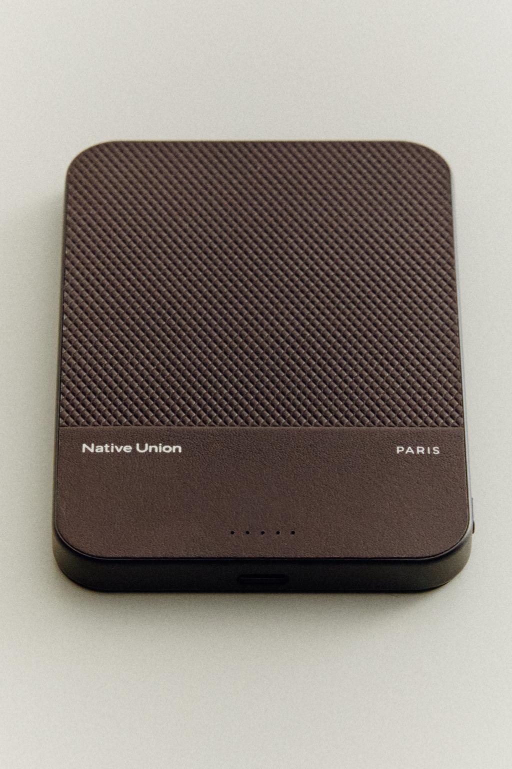 Портативное зарядное устройство native union