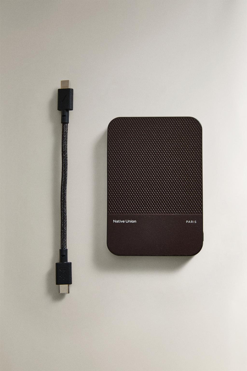 Портативное зарядное устройство native union