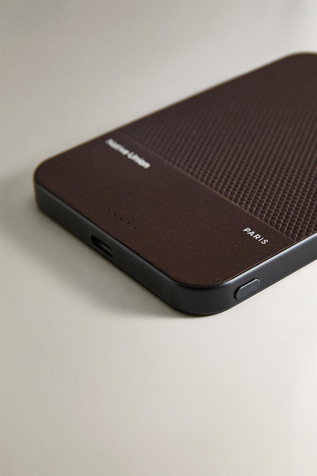 Портативное зарядное устройство native union