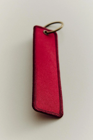 Брелок для ключей путешествие по холсту- Заказать в России