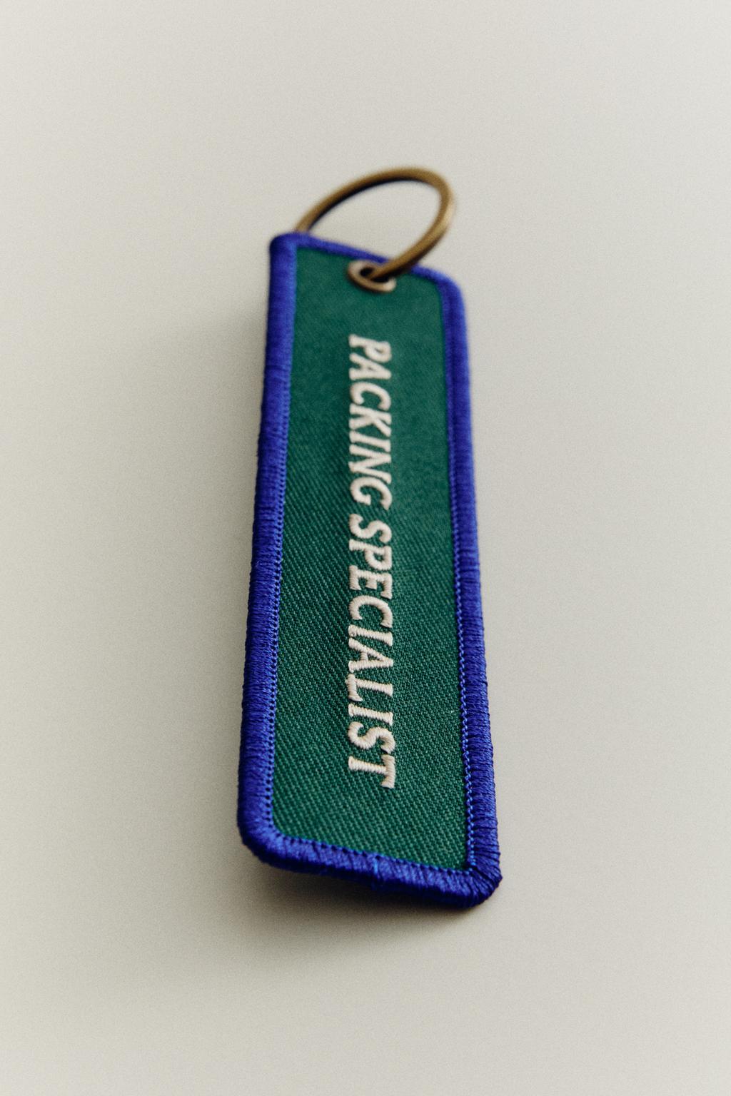 Брелок для ключей путешествие по холсту