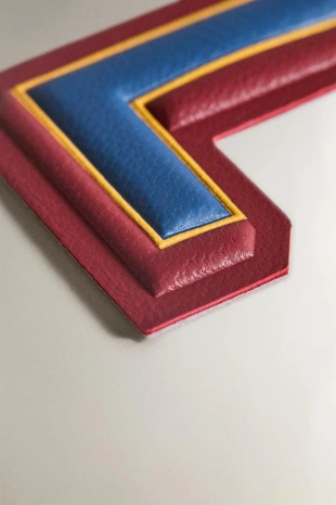 Кожаный патч с буквой l- Заказать в России