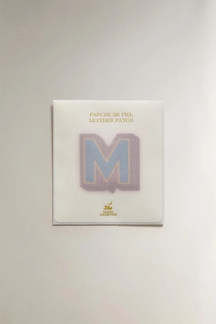 Термонаклейка из кожи с буквой m- Заказать в России