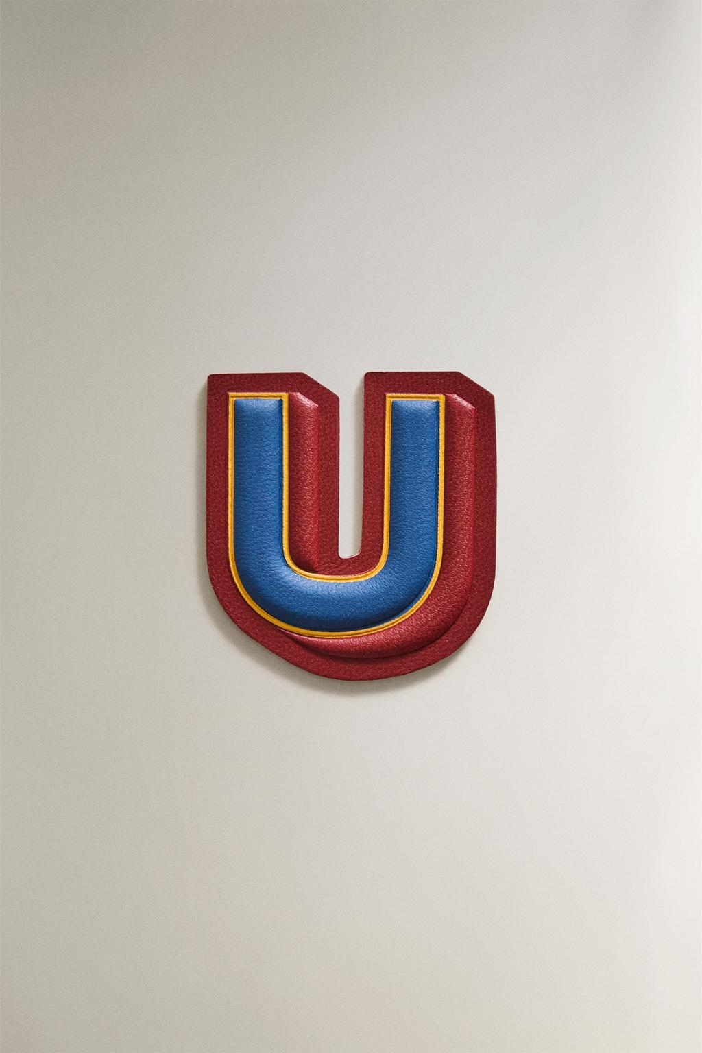 Кожаный нашивной патч с буквой u