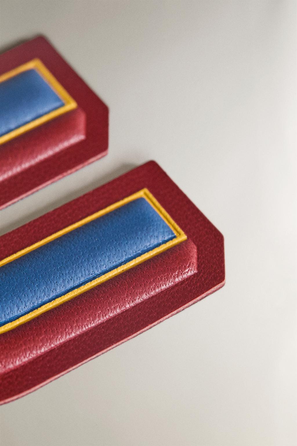 Кожаный нашивной патч с буквой u