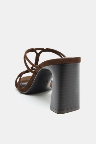 Босоножки на широком каблуке с ремешками- Заказать в России