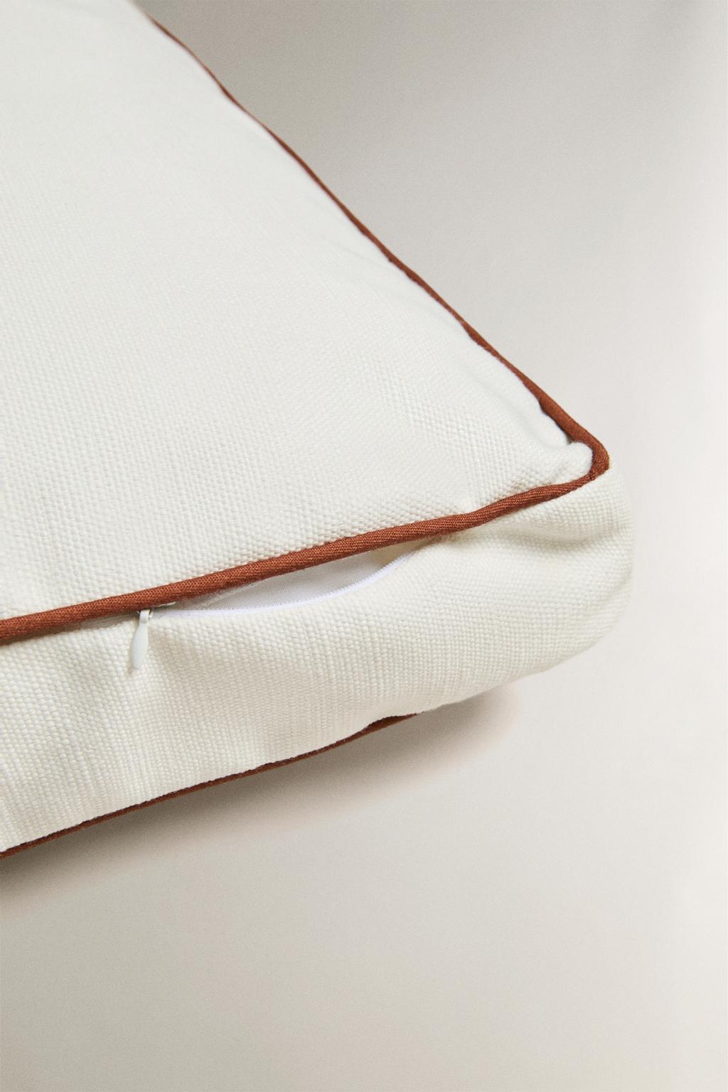 Подушка для сиденья с обтачкой