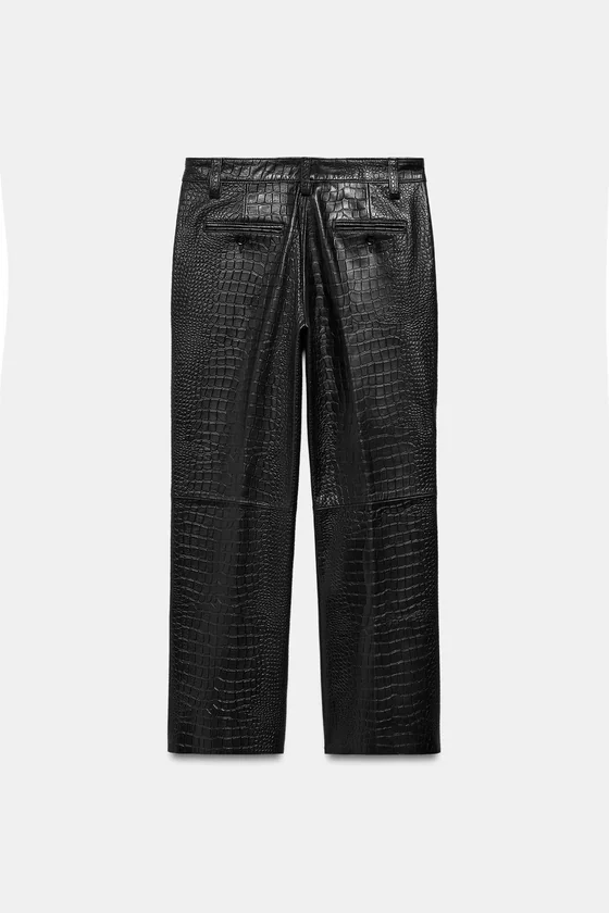 БРЮКИ ИЗ КОЖИ С ТИСНЕНИЕМ ПОД КОЖУ КРОКОДИЛА — коллекция Zara «ZW» лимитированная серия