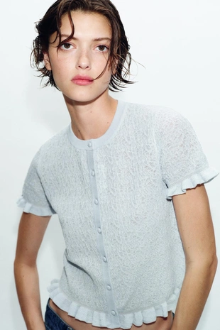 Вязаный кардиган с воланами