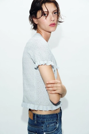 Вязаный кардиган с воланами