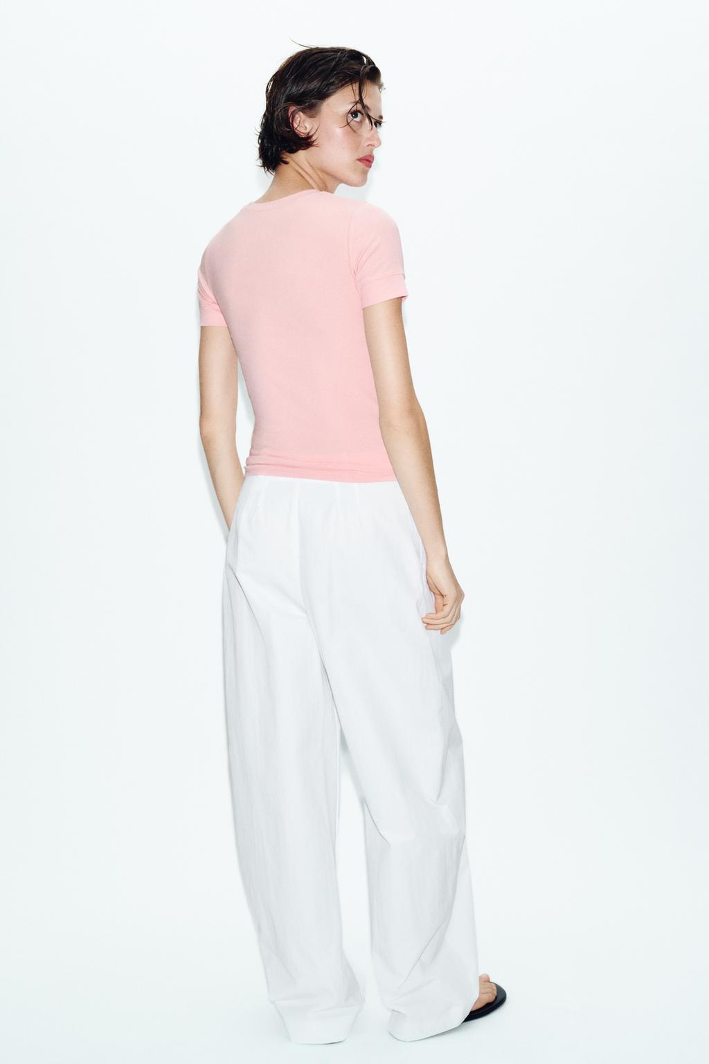 МИНИМАЛИСТИЧНАЯ ФУТБОЛКА С КОРОТКИМИ РУКАВАМИ