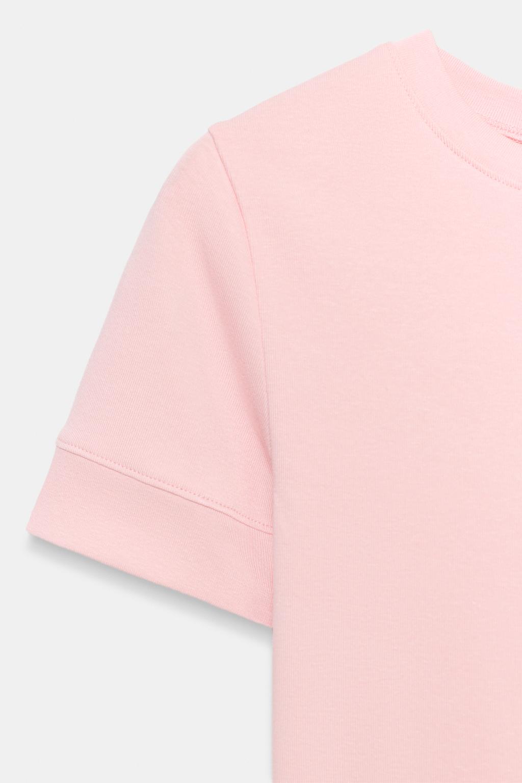 МИНИМАЛИСТИЧНАЯ ФУТБОЛКА С КОРОТКИМИ РУКАВАМИ