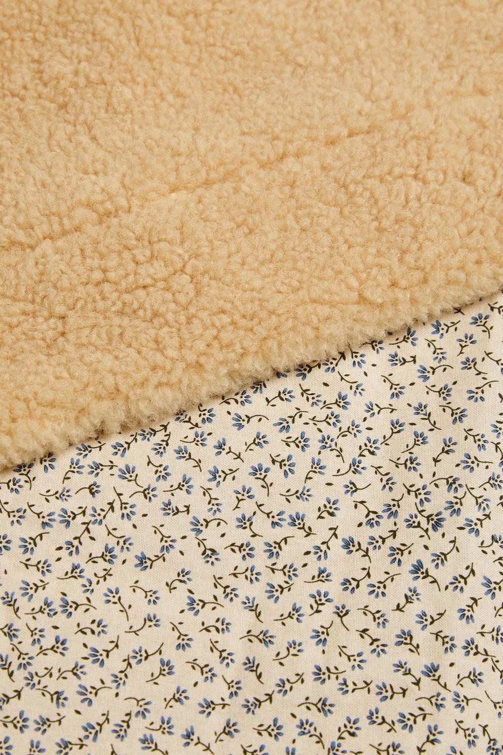 Плед для домашних животных с цветочным узором