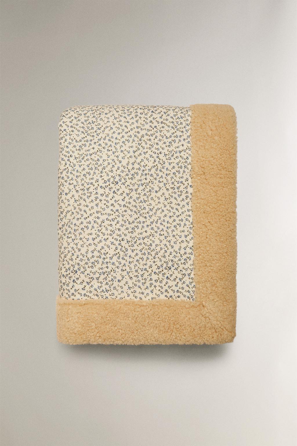 Плед для домашних животных с цветочным узором