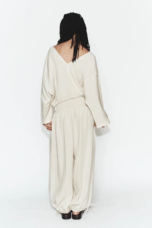 Рубашка с кейпом и застежкой на пуговицы- Заказать в России