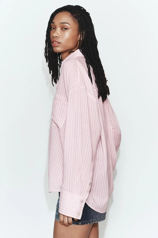 Рубашка из марли с карманом и увеличенной посадкой- Заказать в России