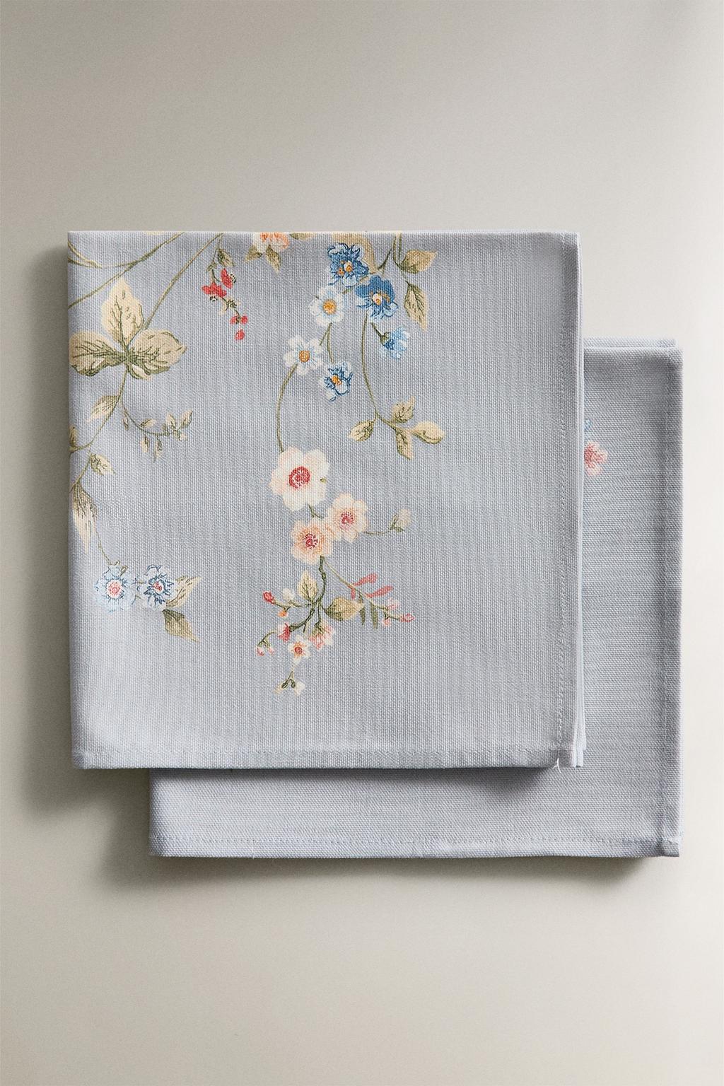 Набор маленьких салфеток с цветочным принтом (набор из 2 шт.)