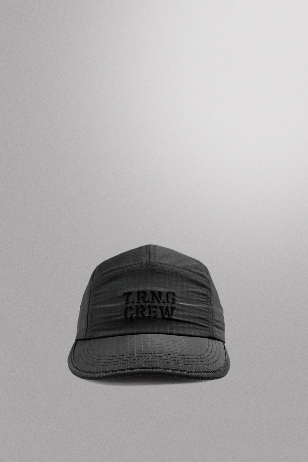 КЕПКА ИЗ ТЕХНИЧЕСКОЙ ТКАНИ