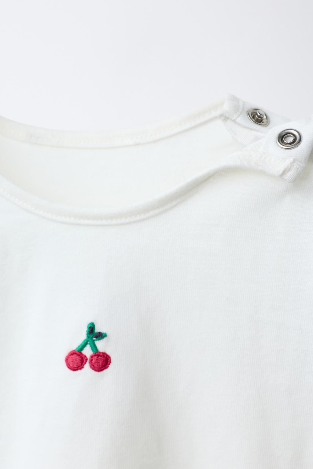 НАБОР ИЗ ДВУХ ФУТБОЛОК С ФРУКТАМИ