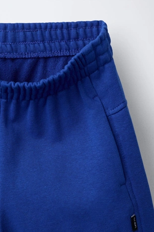 Однотонные шорты