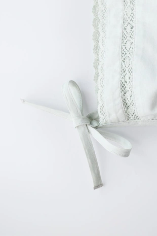 Чепчик с кружевом- Заказать в России