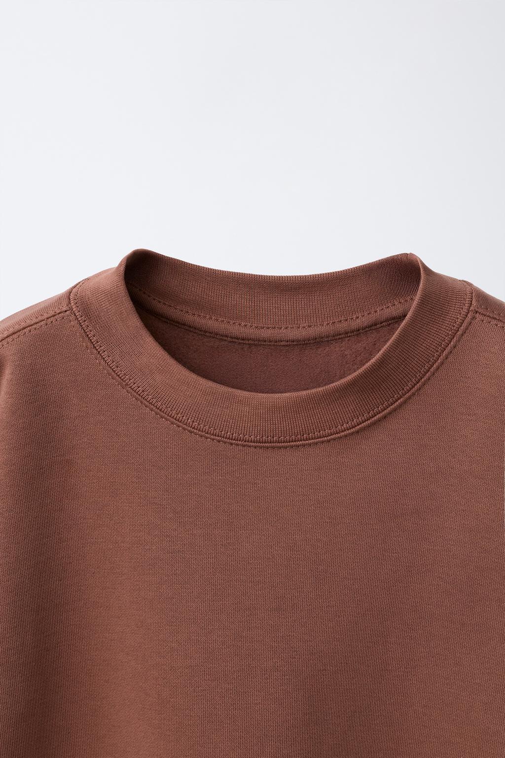 БАЗОВАЯ ТОЛСТОВКА С НАДПИСЬЮ И НАШИВКОЙ