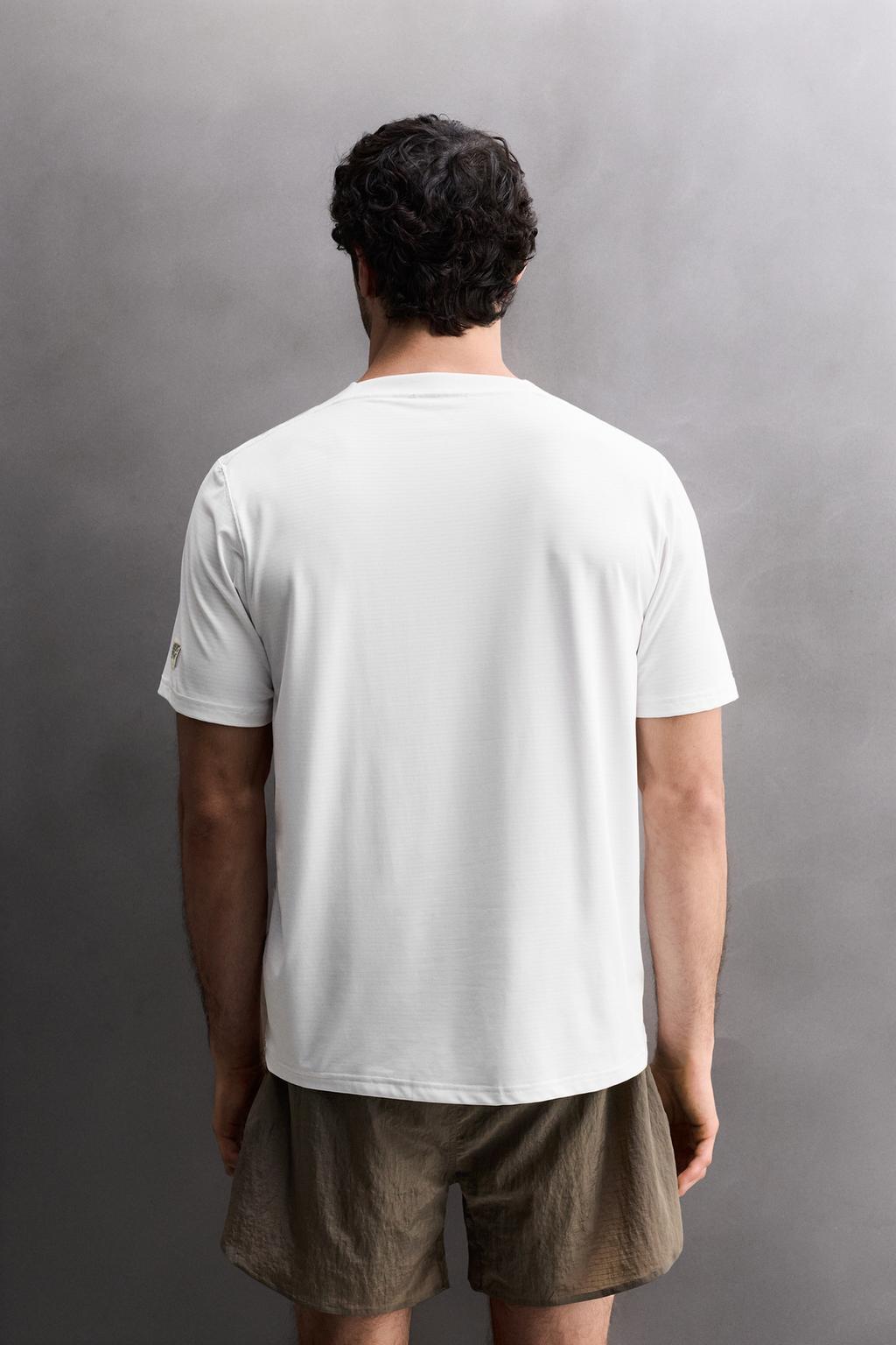 СПОРТИВНАЯ ФУТБОЛКА