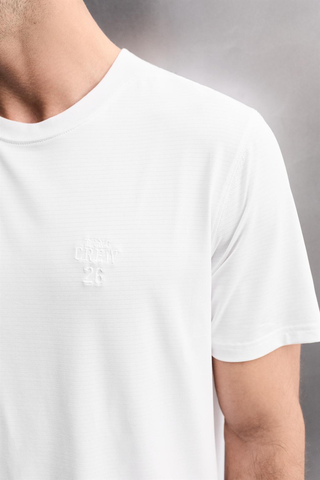 СПОРТИВНАЯ ФУТБОЛКА