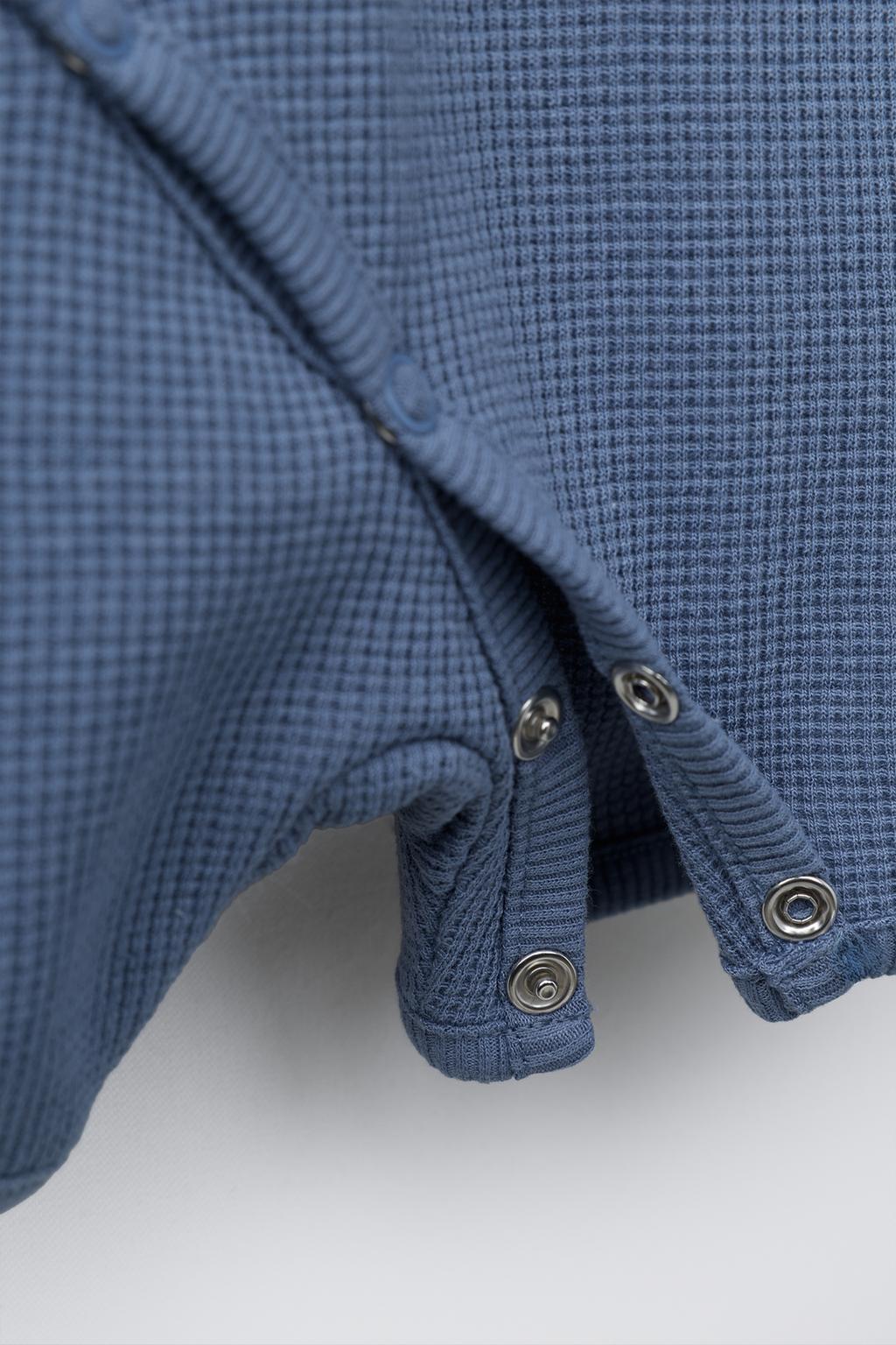 Комбинезон из вафельного трикотажа с короткими рукавами