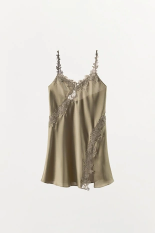 Короткое атласное платье с кружевом- Заказать в России