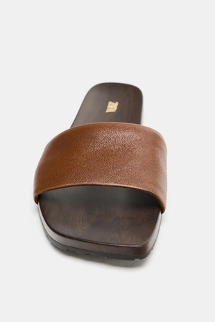 Сандалии из мягкой кожи на плоской подошве- Заказать в России