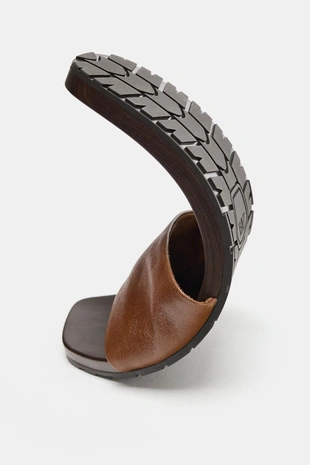 Сандалии из мягкой кожи на плоской подошве- Заказать в России