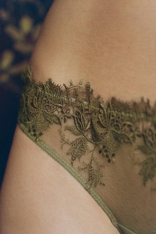 Трусы с кружевом в горошек