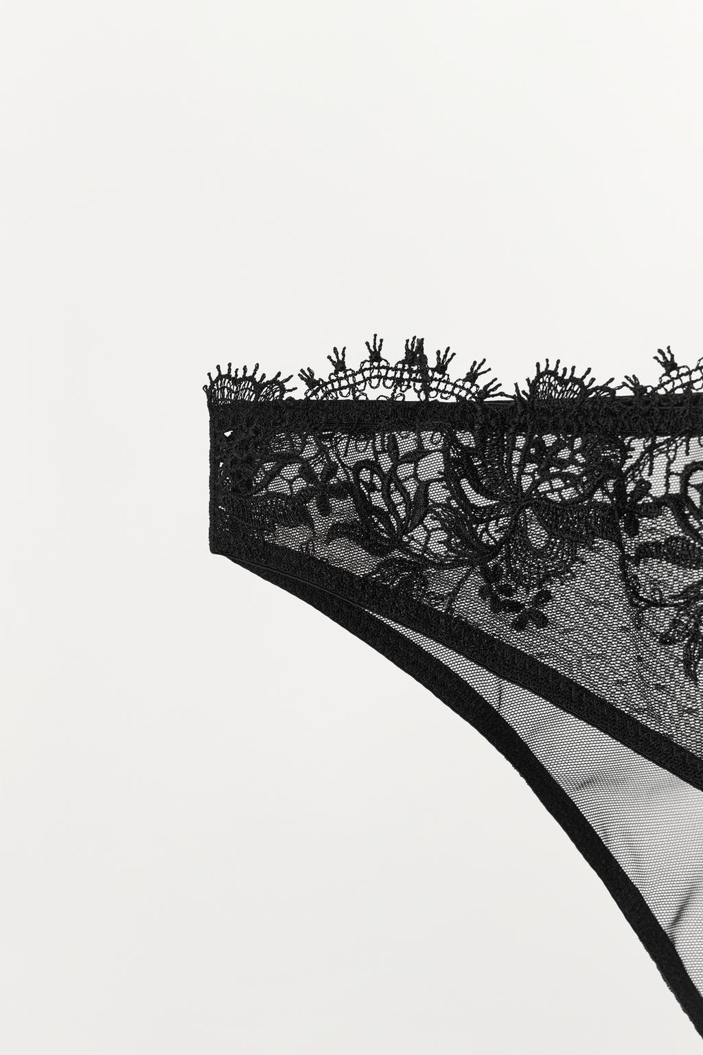 ТРУСЫ ИЗ СЕТКИ И КРУЖЕВА