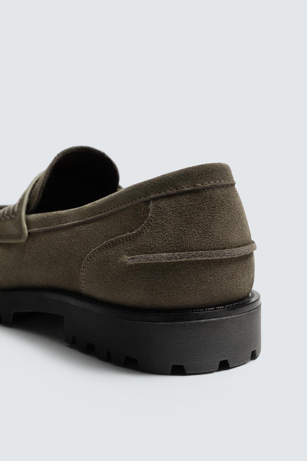 ЗАМШЕВЫЕ ЛОФЕРЫ НА РИФЛЕНОЙ ПОДОШВЕ