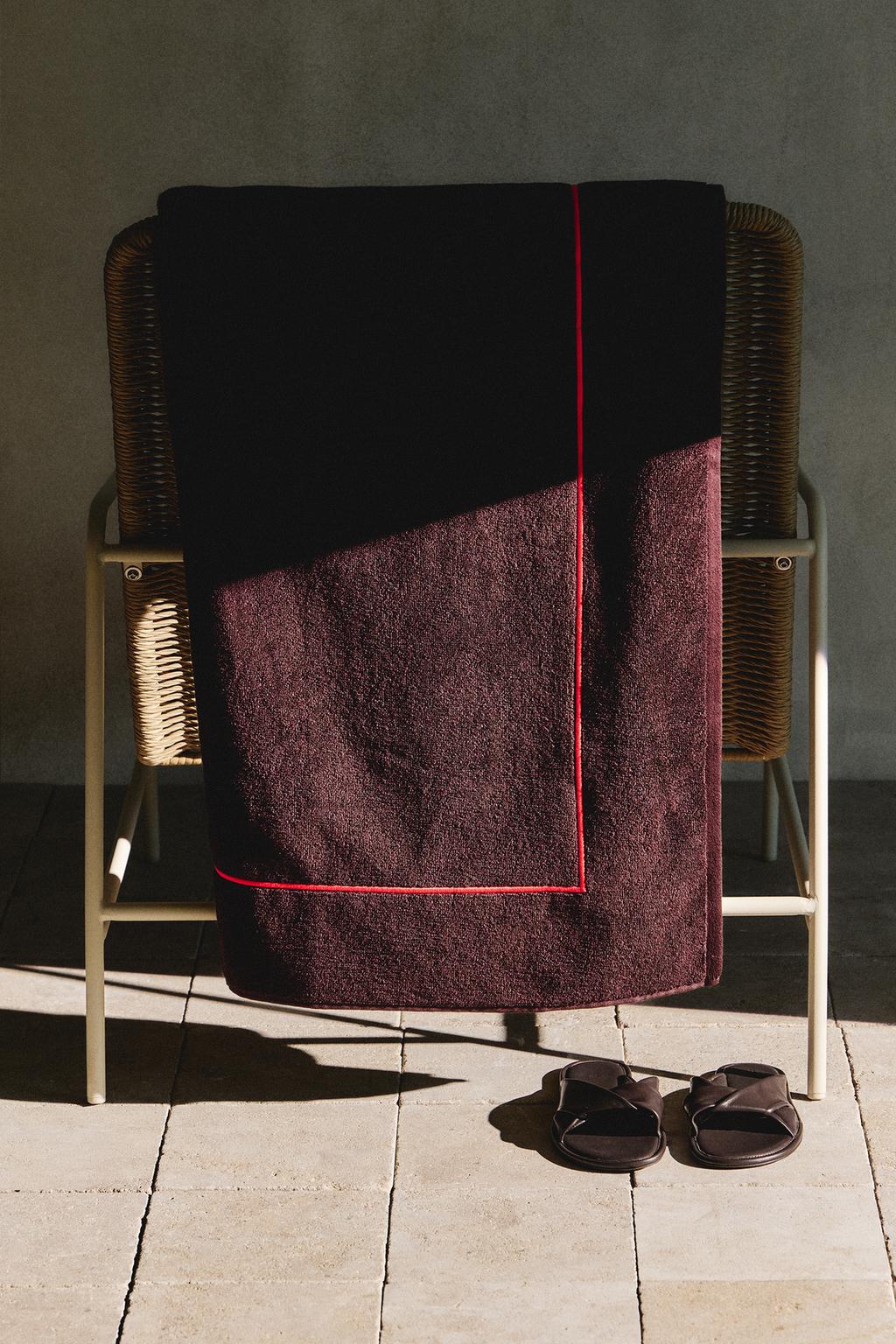 Пляжное полотенце с простым краем