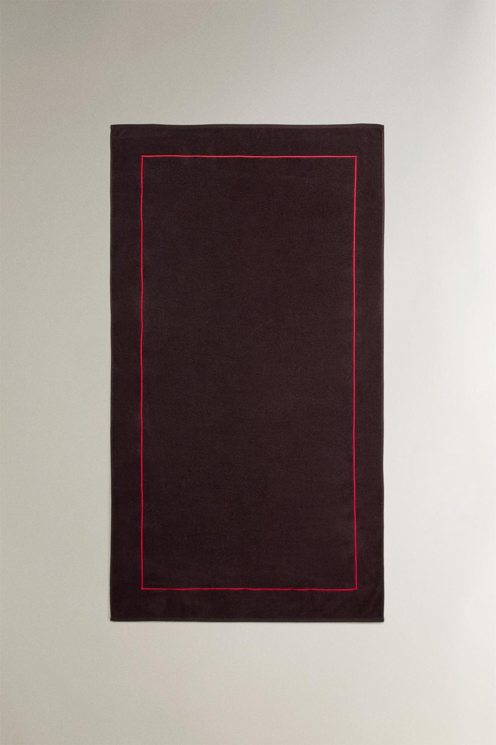 Пляжное полотенце с простым краем