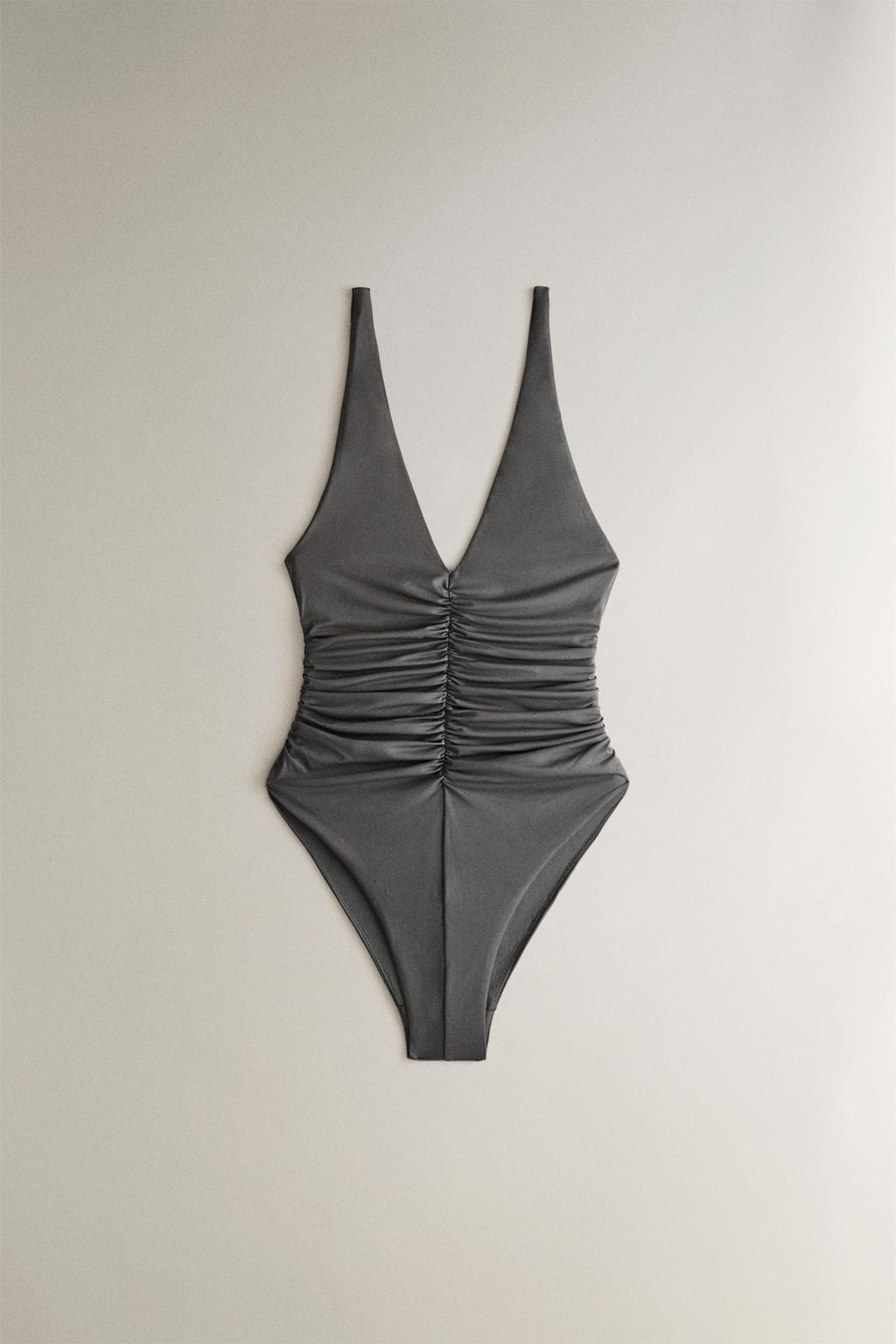 Купальник для пляжа сборкой