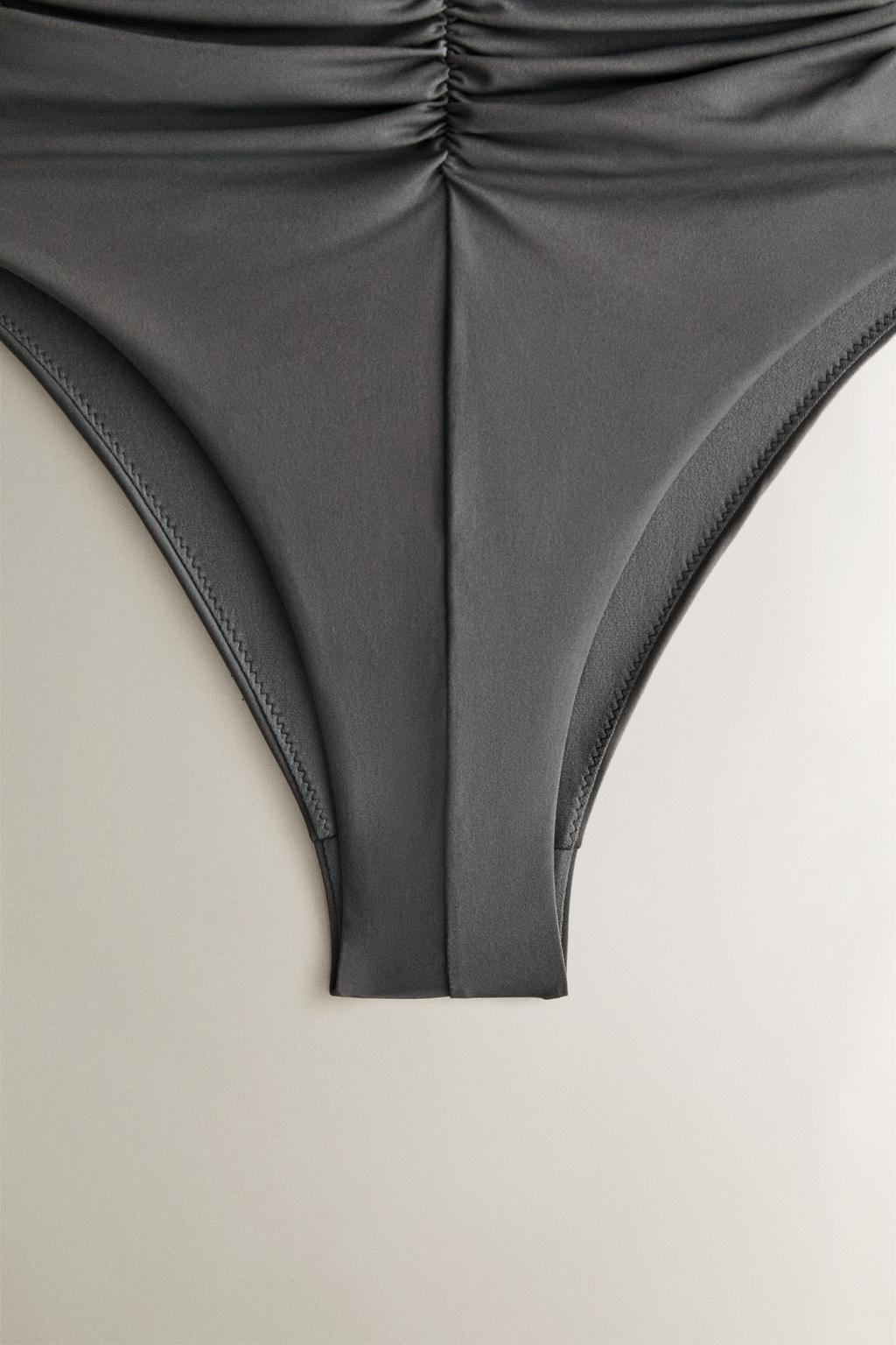 Купальник для пляжа сборкой