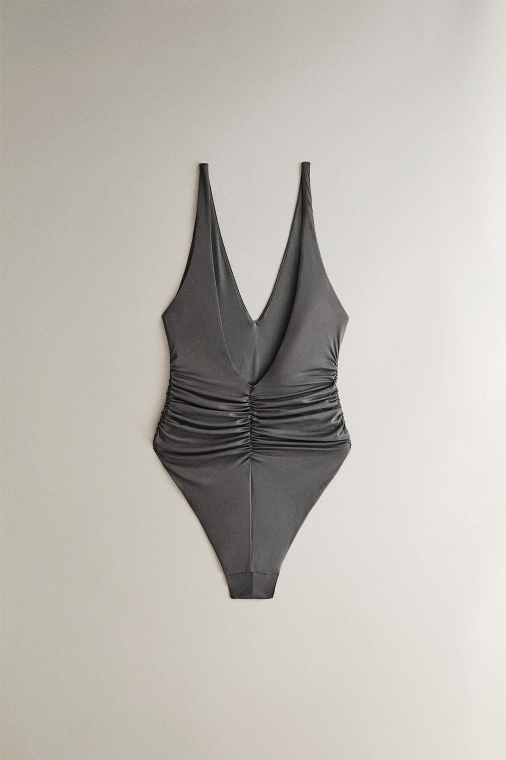 Купальник для пляжа сборкой