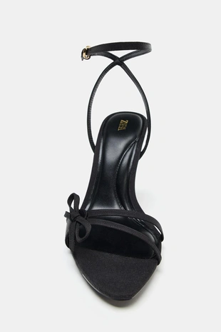 Атласные босоножки на каблуке с ремешками- Заказать в России