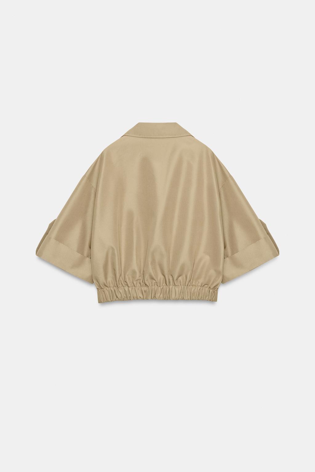 УКОРОЧЕННЫЙ ТРЕНЧ С КОРОТКИМИ РУКАВАМИ