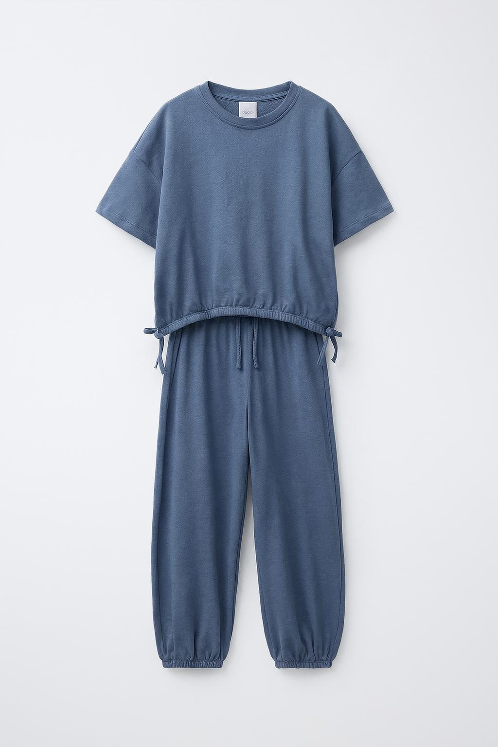 КОМПЛЕКТ ИЗ ФУТБОЛКИ С ЗАВЯЗКАМИ И БРЮК-ДЖОГГЕРОВ